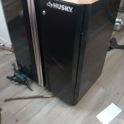Husky Tool Chest And Pretty Good Shape How Do You See The Pictures Is How It Comes The Top Still Pretty Good Too It's Not All Scratched Up And