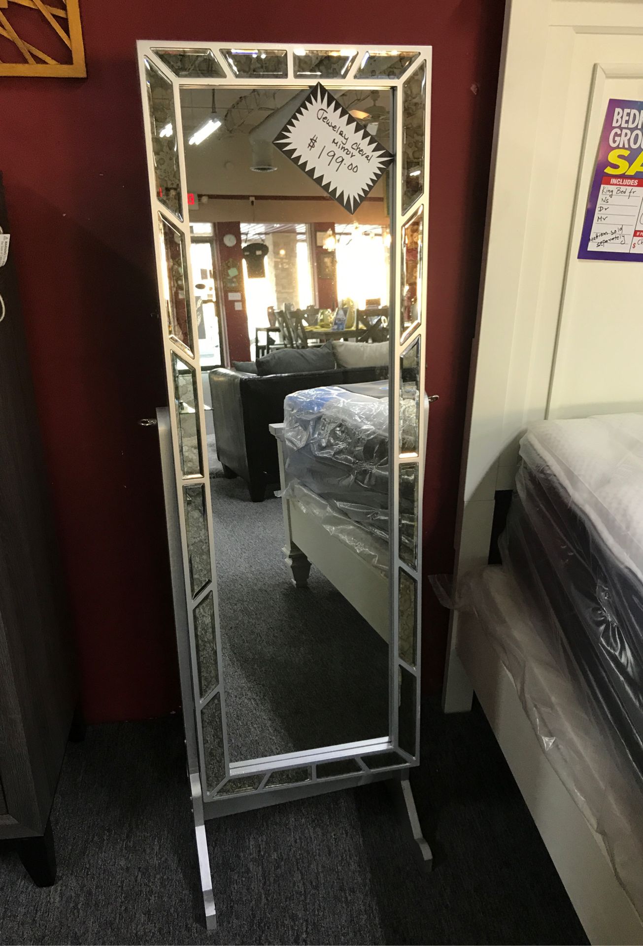 Jewelry mirror