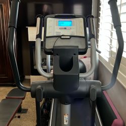Nordic track Audio Strider 800 Elliptical Machine
