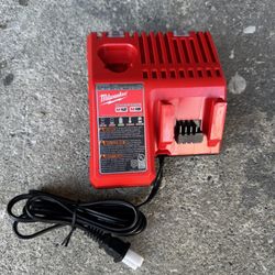 M12 and M18 12-Volt/18-Volt Lithium-Ion Multi-Voltage Battery Charger