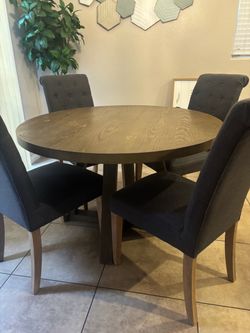 4 person dining table