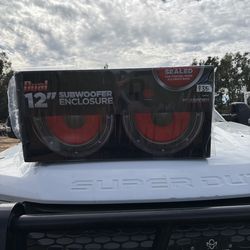 TruConnex Dual 12” Sealed Subwoofer Enclosure – Brand New