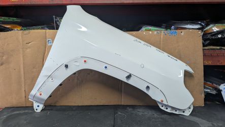 2014-2015-2016-2017-2018-2019-2020......2024 TOYOTA 4RUNNER RIGHT SIDE FENDER OEM USED #12362