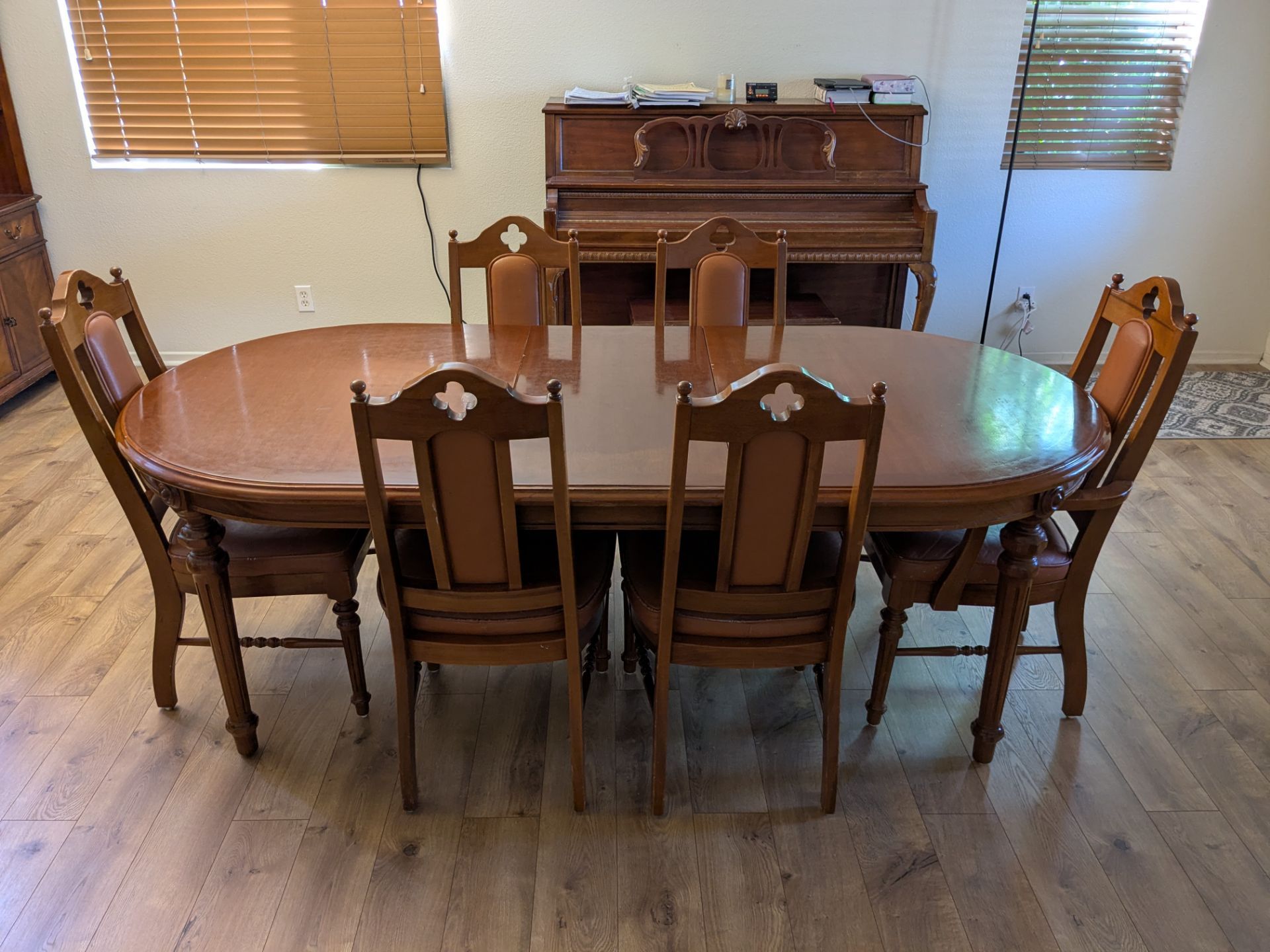 Vintage 6-Piece Oval Dining Table Set with 6 Chairs