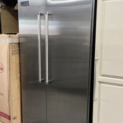 VIKING PROFESSIONAL SIDE X SIDE BUILT IN REFRIGERATOR 42” 