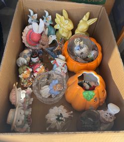 $10 Box of holiday decor!