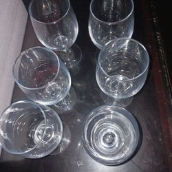 Set of 6 Glass Wine Goblets - Never used