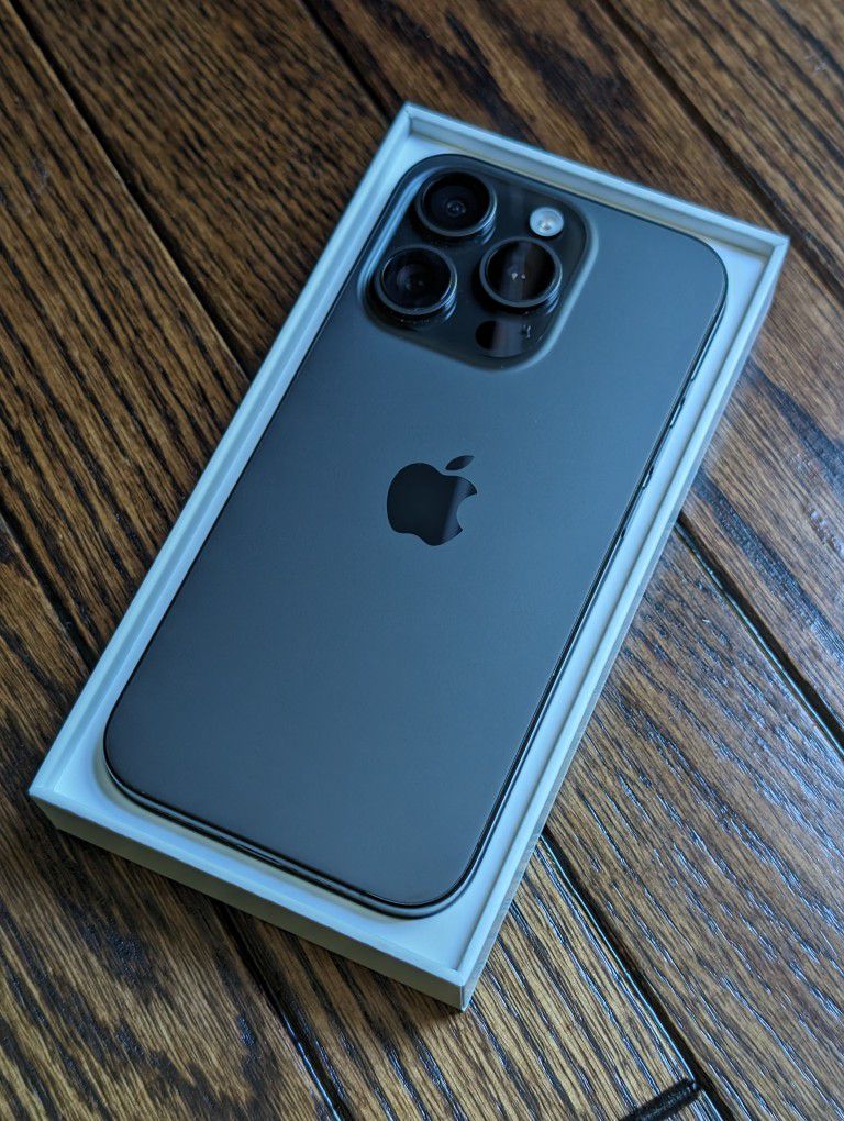 iPhone 15 Pro (Factory Unlocked, 256gb)