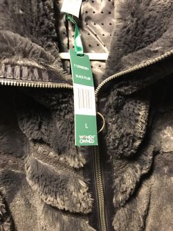Green tea Women's Furry black coat size Large