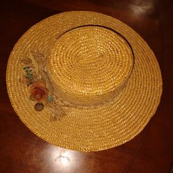 Cute Cottage Straw Hat With Accents
