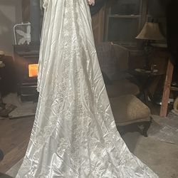 Vintage Wedding Dress With Long Train
