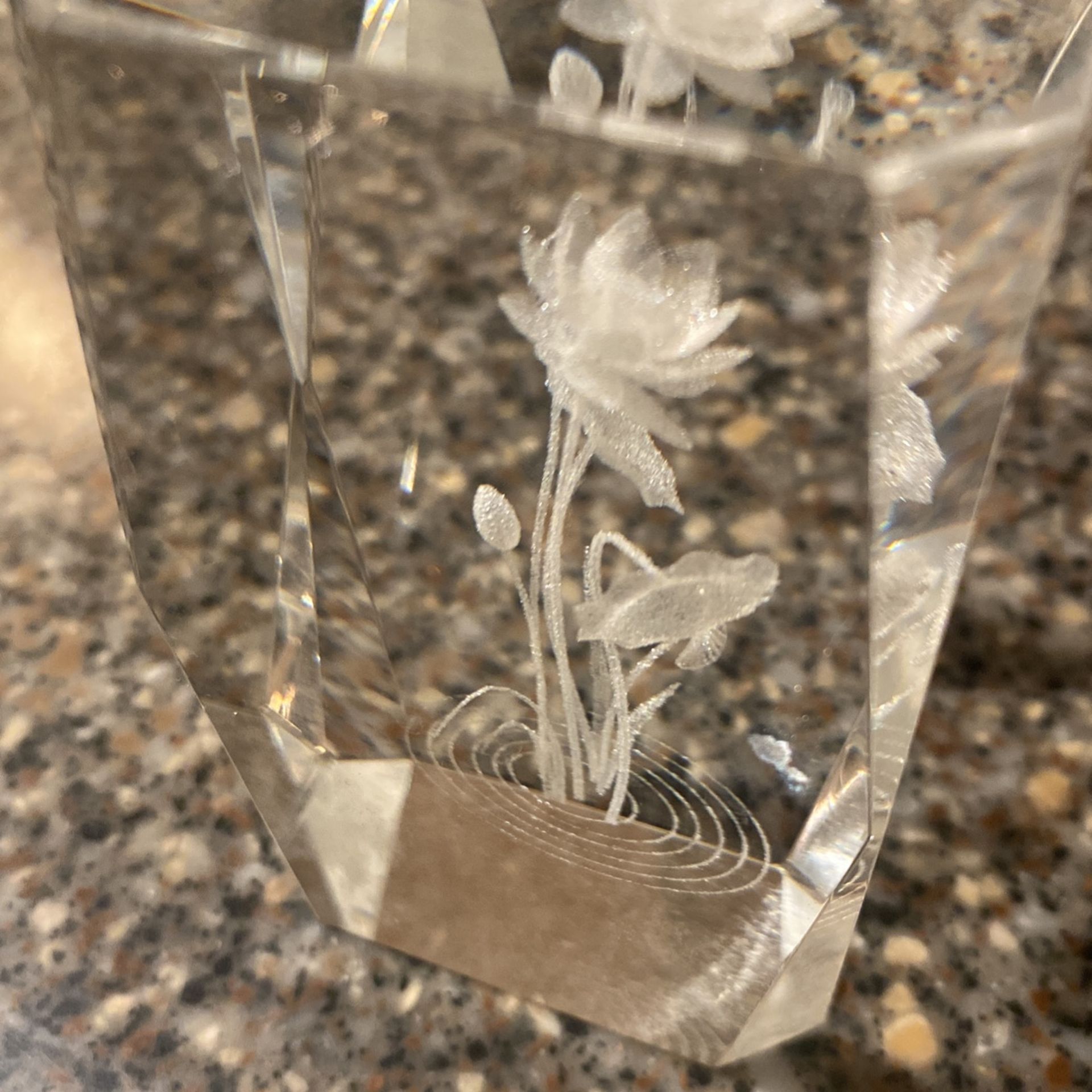 VINTAGE CRYSTAL RECTANGLE PAPERWEIGHT WITH FLORAL ETCHING INSIDE 3" X 2" X 2