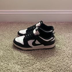 NIKE DUNKS PANDA 