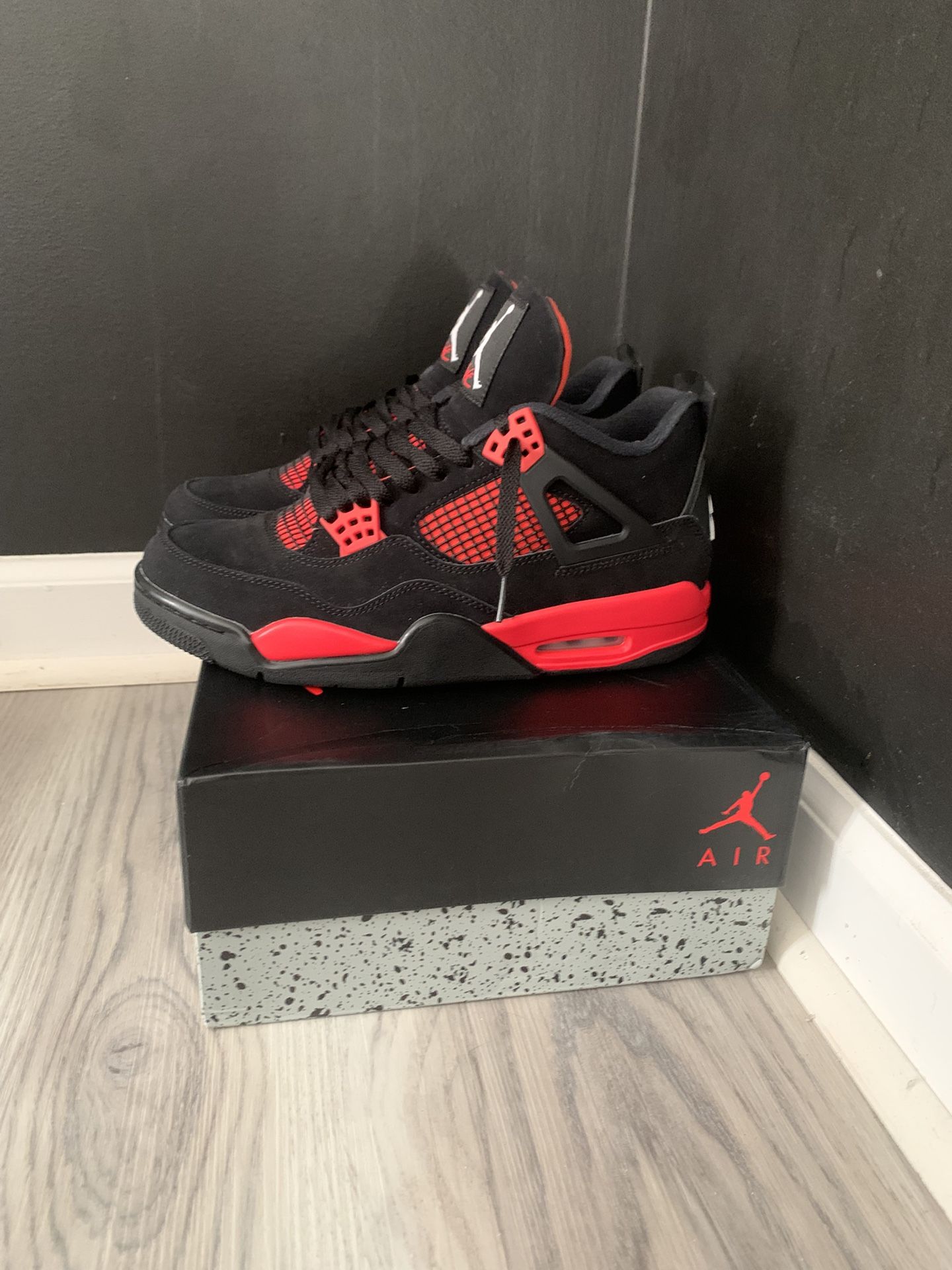 Jordan 4 Red Thunders