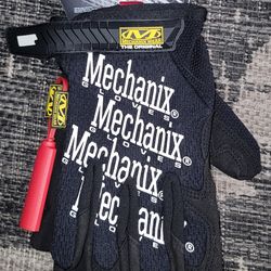 Mechanix Wear Gloves
Size