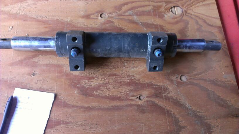 TOYOTA FORKLIFT HYDRAULIC POWER STEERING CYLINDER