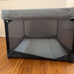 Baby Jogger City Suite Multi-Level Playard