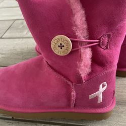 UGGS 9 Perfect Condition Pink Cancer Awareness 