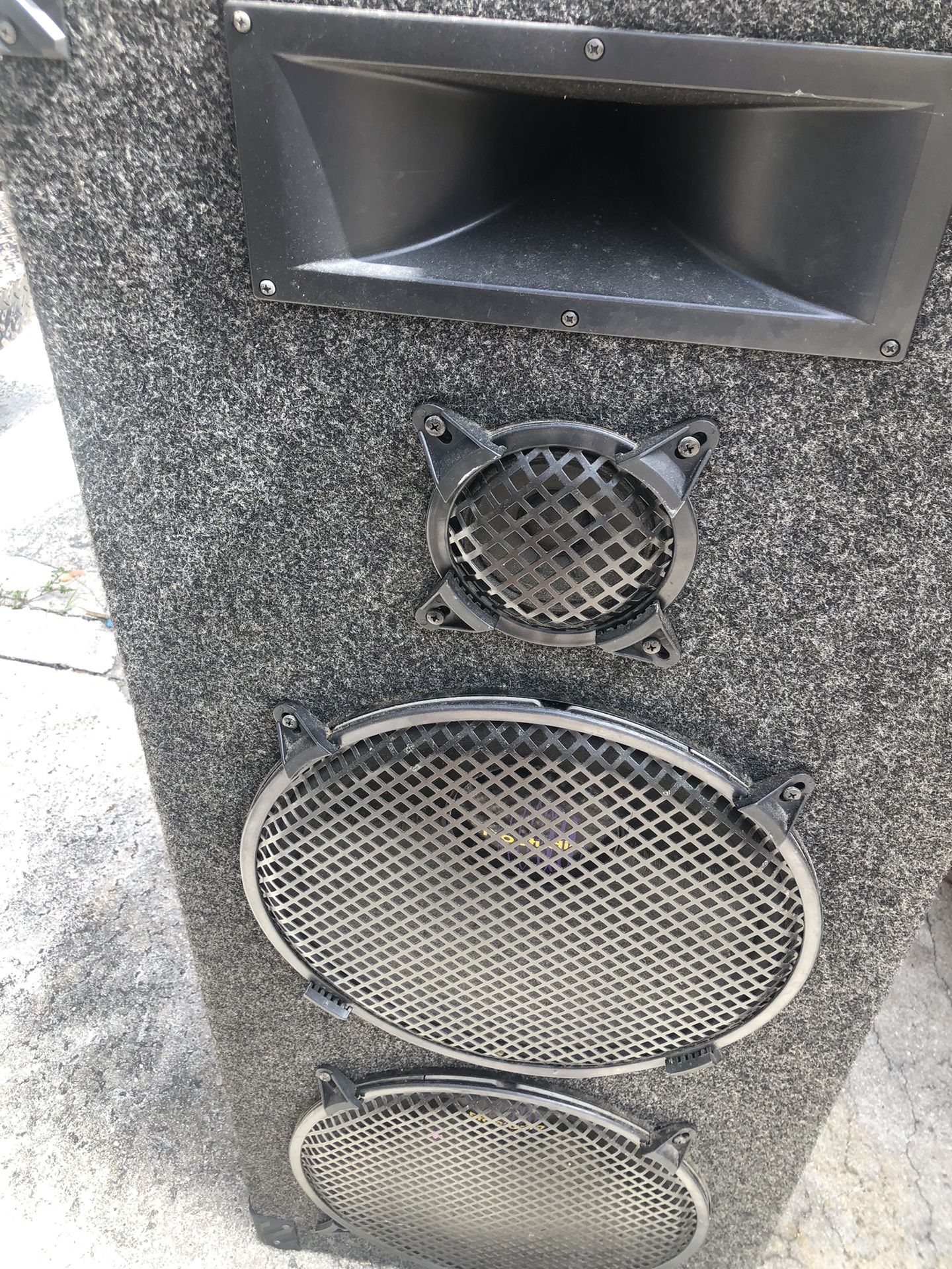 Pair Of Pro Studio Speaker. 15””