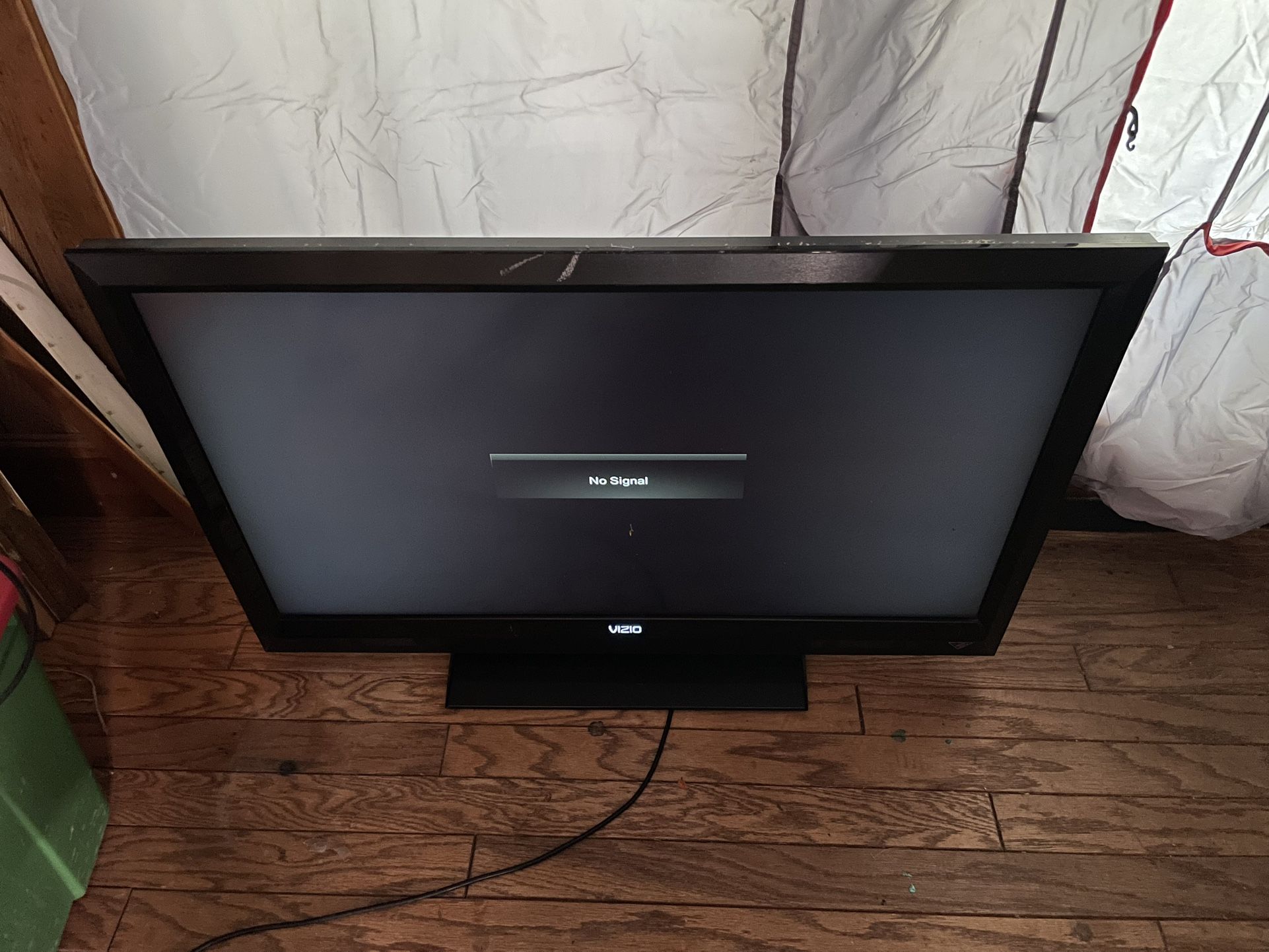 TV 42 Inch