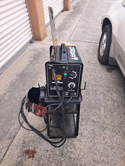 CHICAGO ELECTRIC MIG/Flux Cored Welder