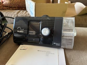 ResMed AirSense 10 Auto Device with Case and Accessories – Excellent Condition