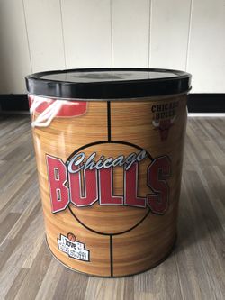 Vintage Chicago Bulls Tin