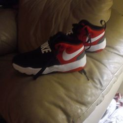 Brand New Boys 11.5 C Nike Shoes