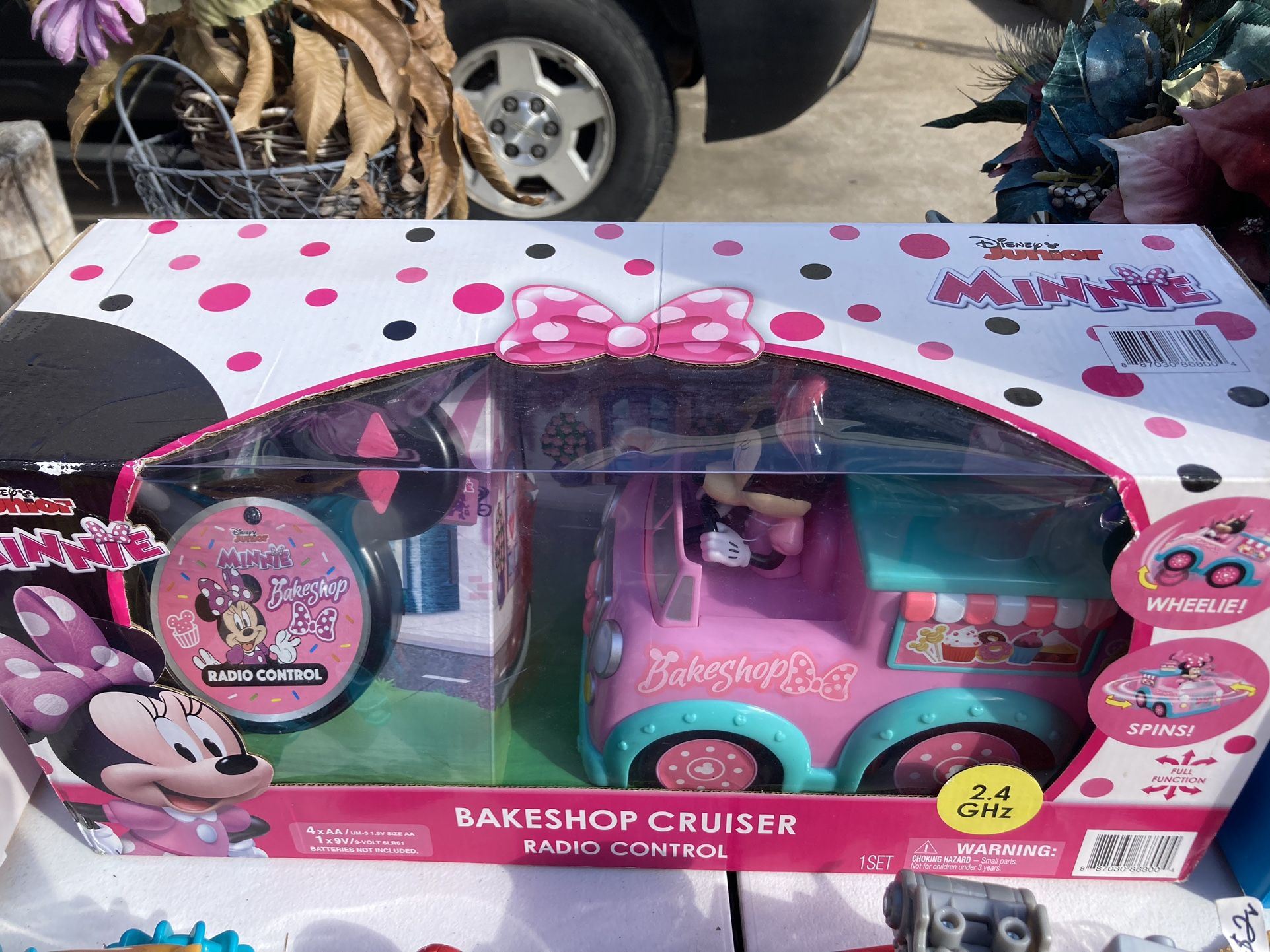 Minnie Bakeshop Cruiser