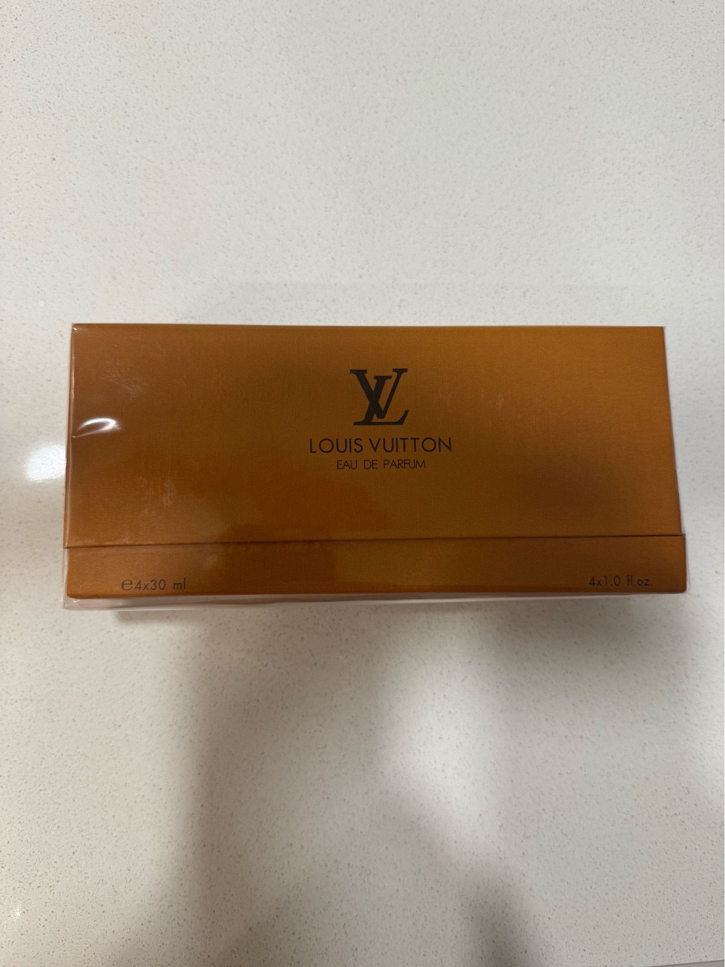 Perfume nuevo en su caja set de 4 LOUIS VUITTON