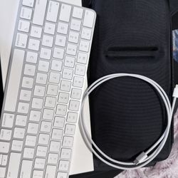 Apple Magic Keyboard (White)