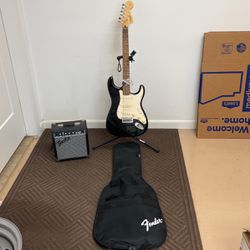 Fender Squire Stater electric Guitar With Amp And Gig Bag