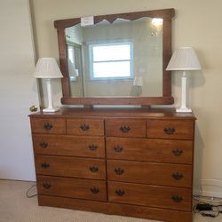 Dresser With Mirror