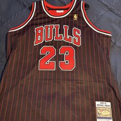 Authentic Mitchell & Ness (Micheal Jordan)