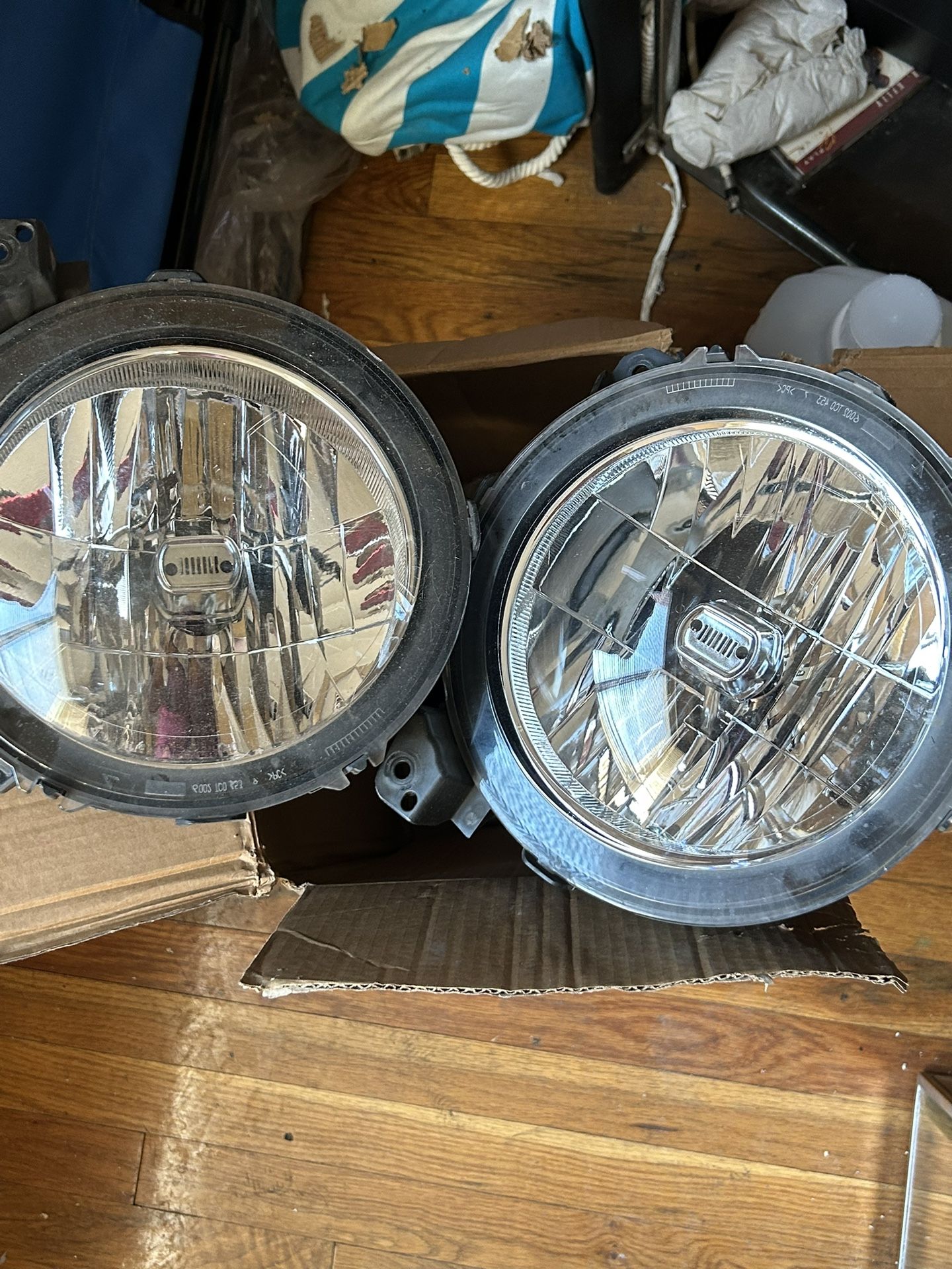 ORIGINAL 2020 JL JEEP WRANGLER HEADLIGHTS