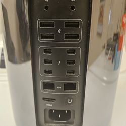 Mac Pro Late 2013 6-core 1 TB SSD 64 GB Ram Memory 