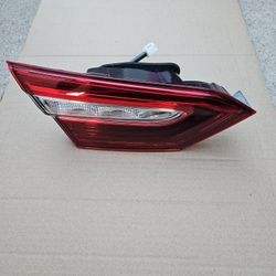 18-23 TOYOTA CAMRY LED LEFT TAILLIGHT OEM