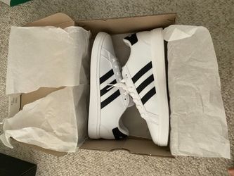 Brand new..Adidas grand court 2.0 size:6.5Y/womens