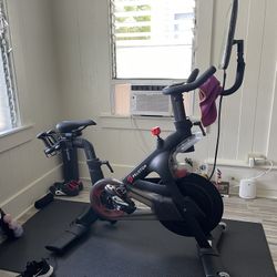 Peloton Bike+ (including mat & shoes)