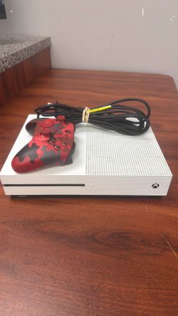 Xbox One S w/ Controller