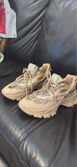 Steve Madden women’s sneakers