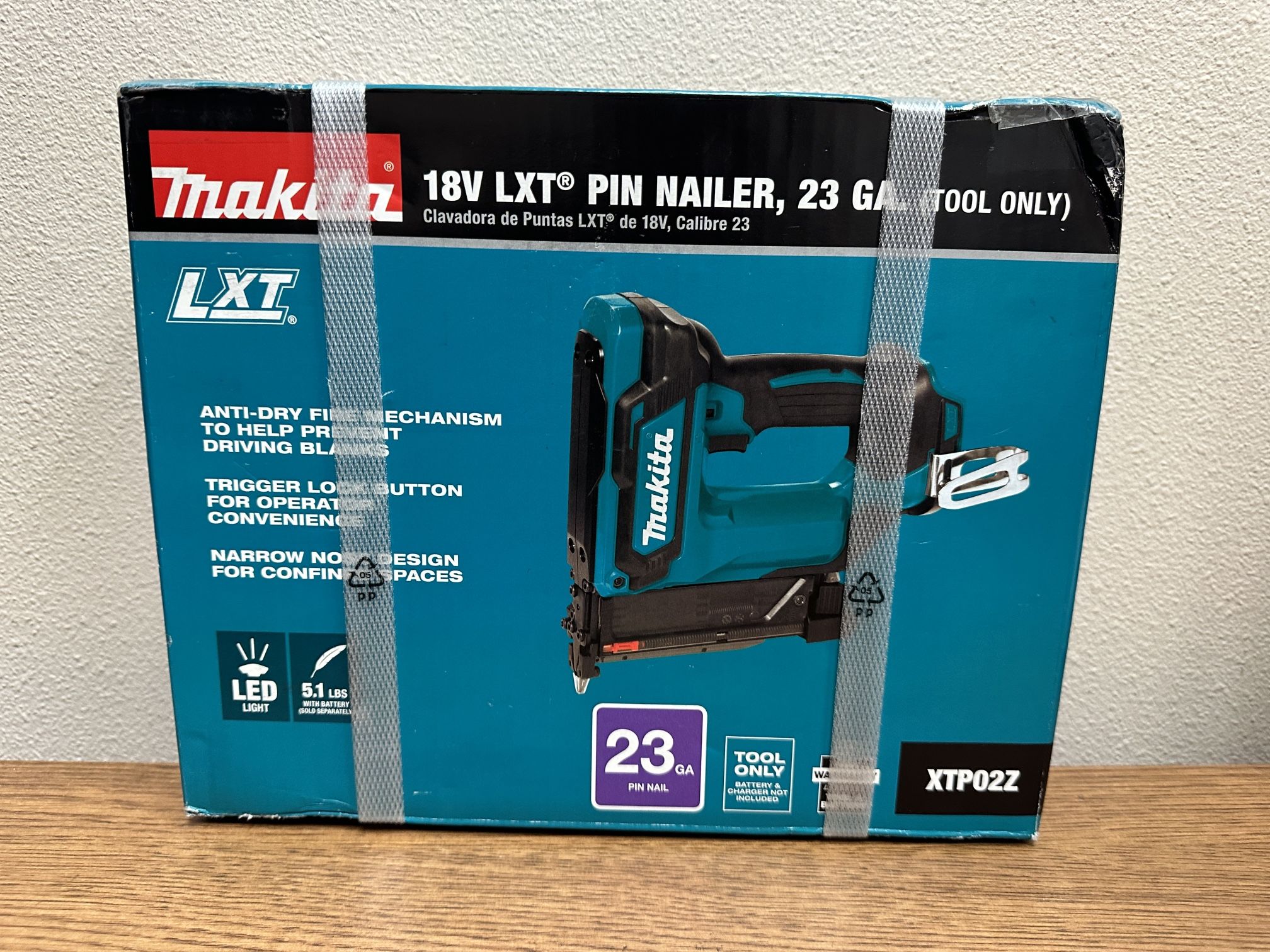 Makita XTP02Z 18-Volt LXT Lithium-Ion 23-Gauge Cordless Pin Nailer (Tool-Only)