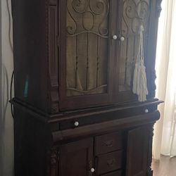 TV Armoire, can also be used for Linen or Towels $50