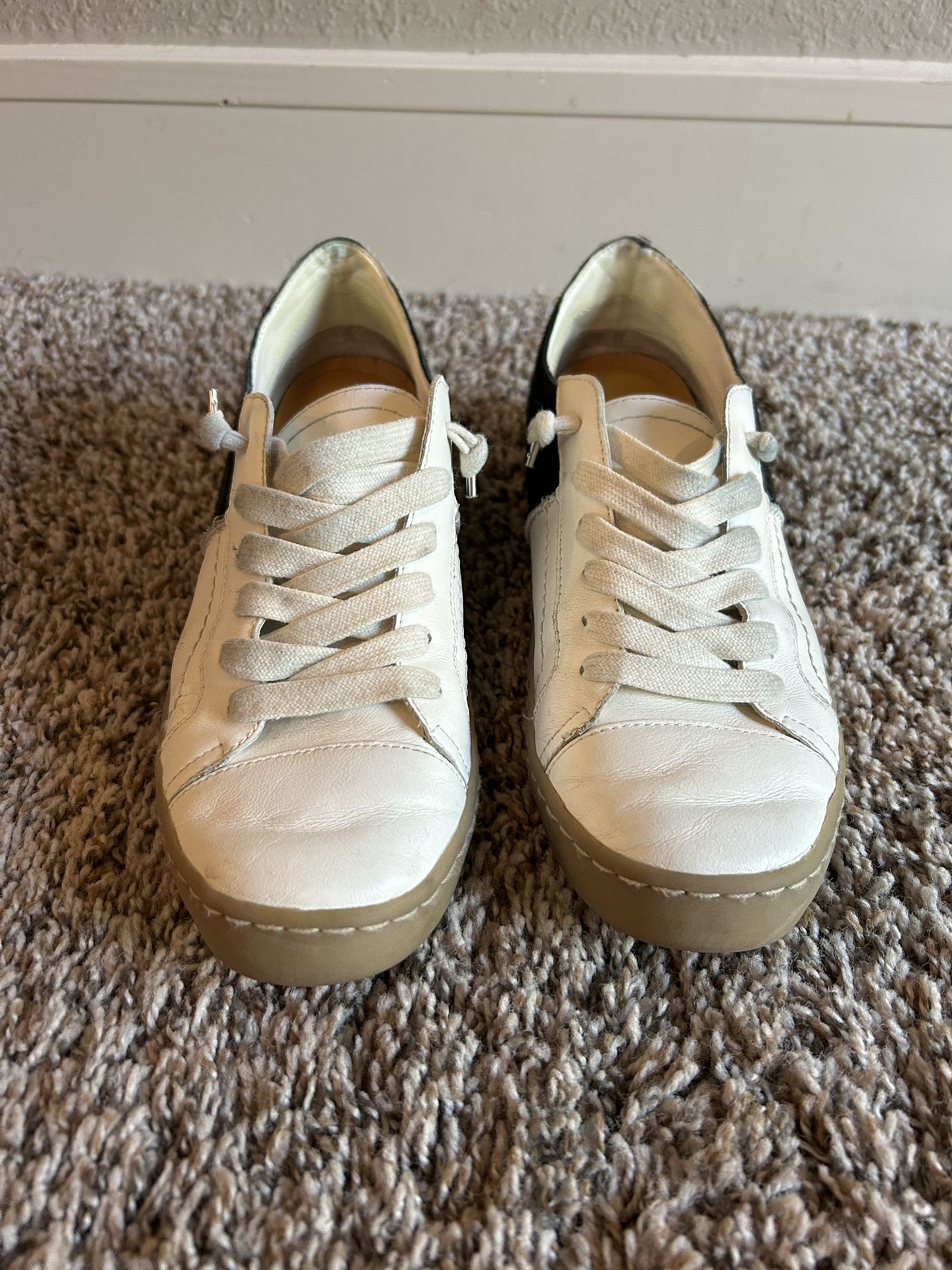 Woman’s DV By Dolce Vita Black white And Silver Sneakers Size 7 1/2