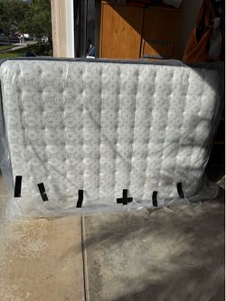 Full size mattress
