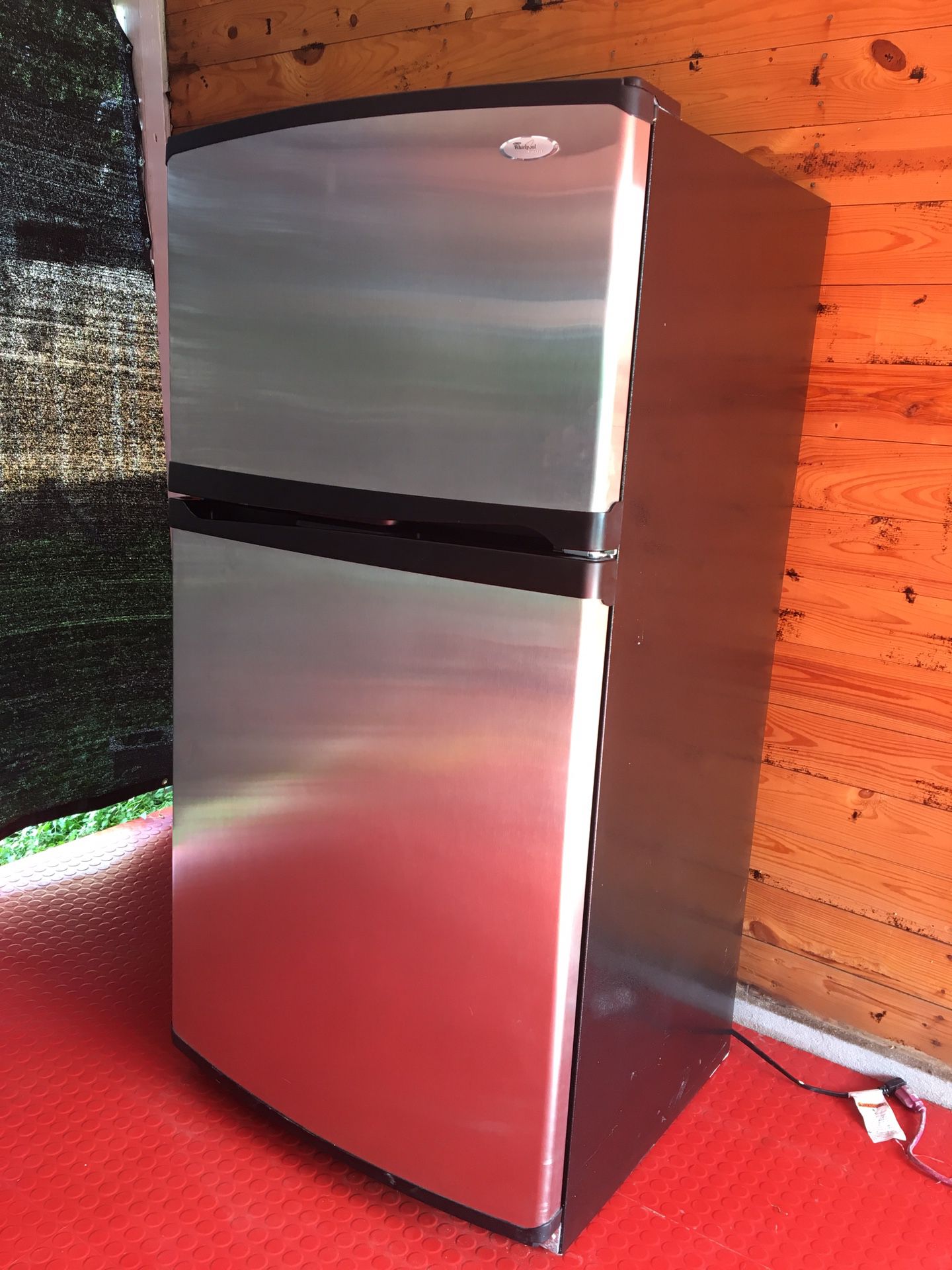 Whirlpool Refrigerator With Freezer 