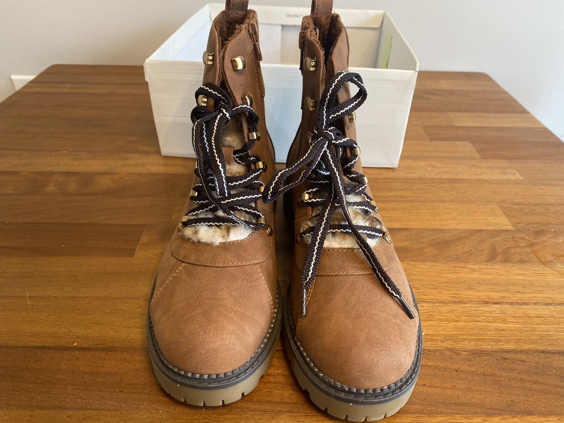 NEW Winter Womens Brown Lace Boots Faux Fur Trim Size 7.5