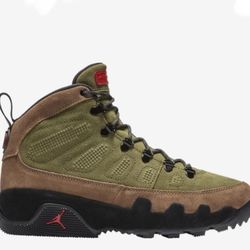 Jordan Air Jordan 9 Retro boot (men’s)  Size 11