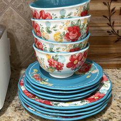 Pioneer Woman Set Of 4 