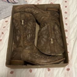 men disstressed nahm bone wing and cross sq toe Size 12